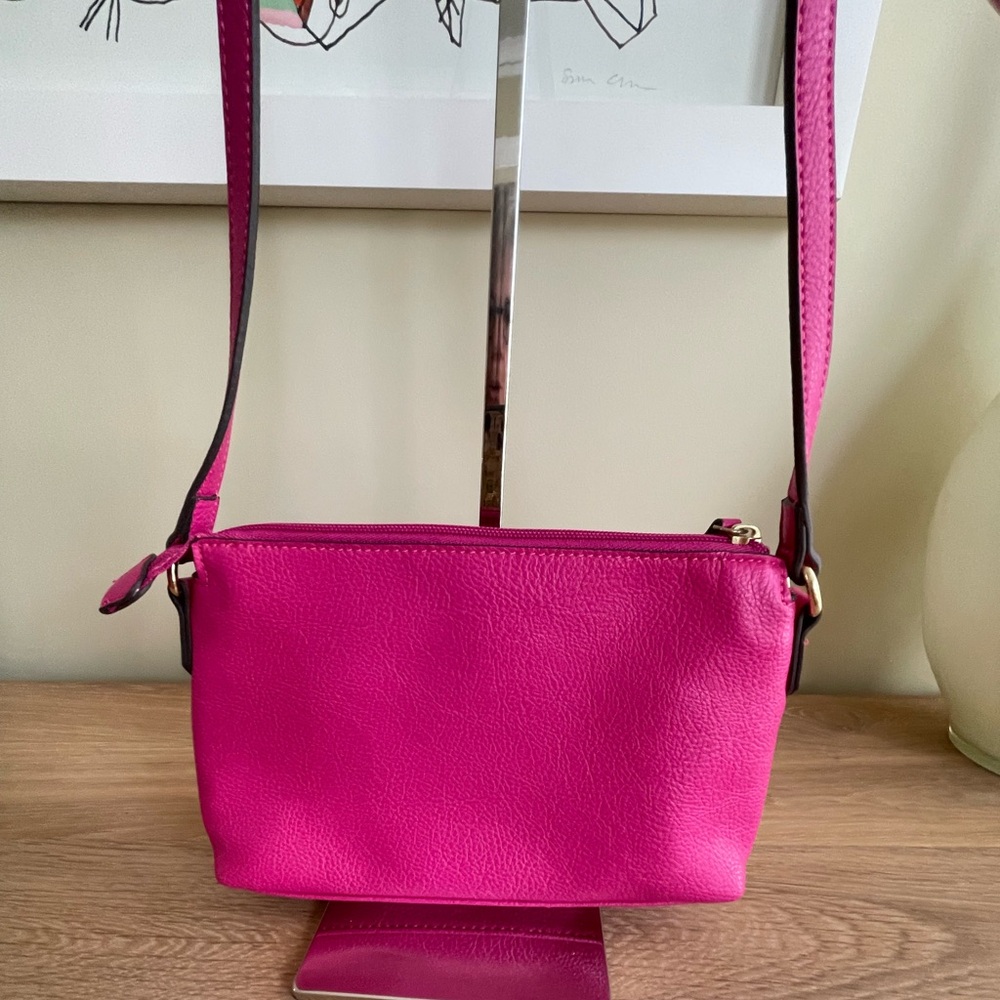 LIZ CLAIBORNE BARBIE PINK CROSSBODY Hot Pink Goldtone Hardware Vegan Leather - Picture 11 of 14